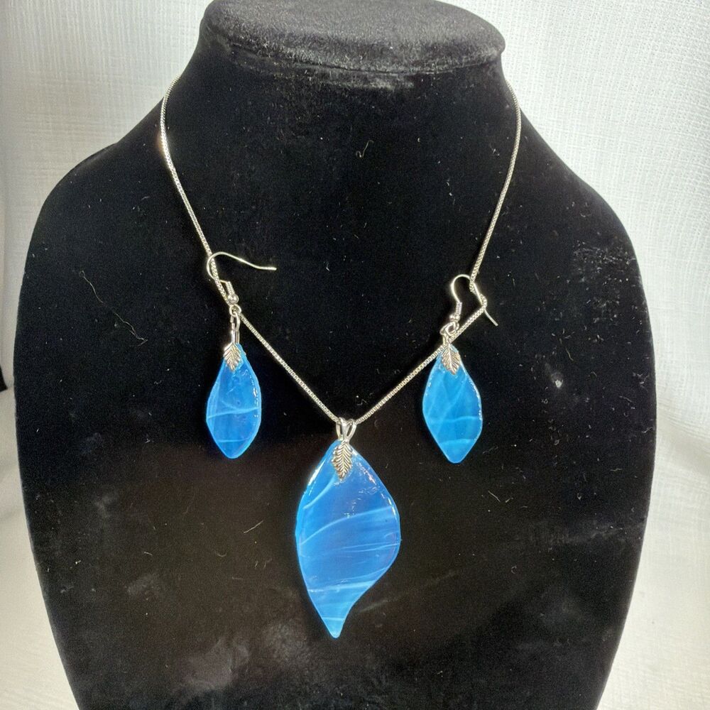 Blue Swirl Slag Glass Pendant Necklace & Leaf Earrings Jewelry Set with Case